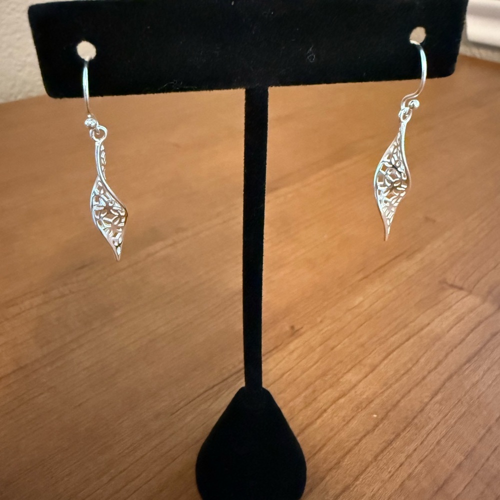 IBB 925 Sterling Silver Dangle
Filigree Leaf Drop Scroll Earrings